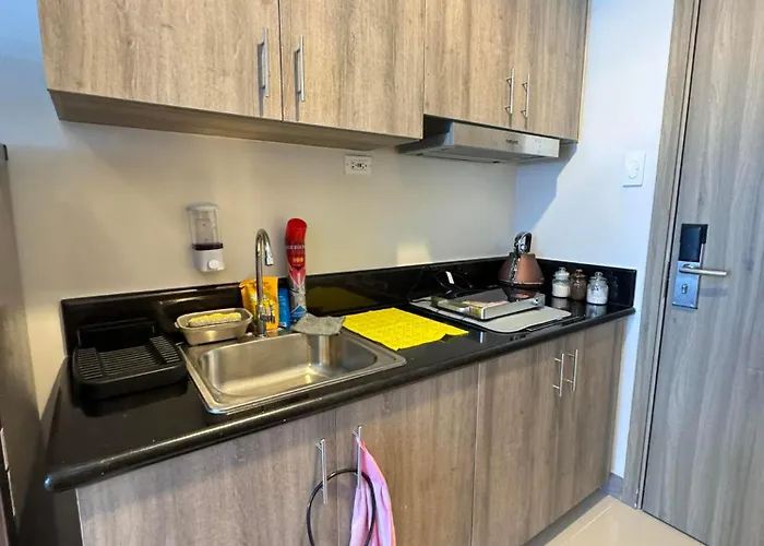 Hotel Lovetostay Condotel Manila